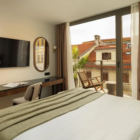 Hotel Armerun 4*